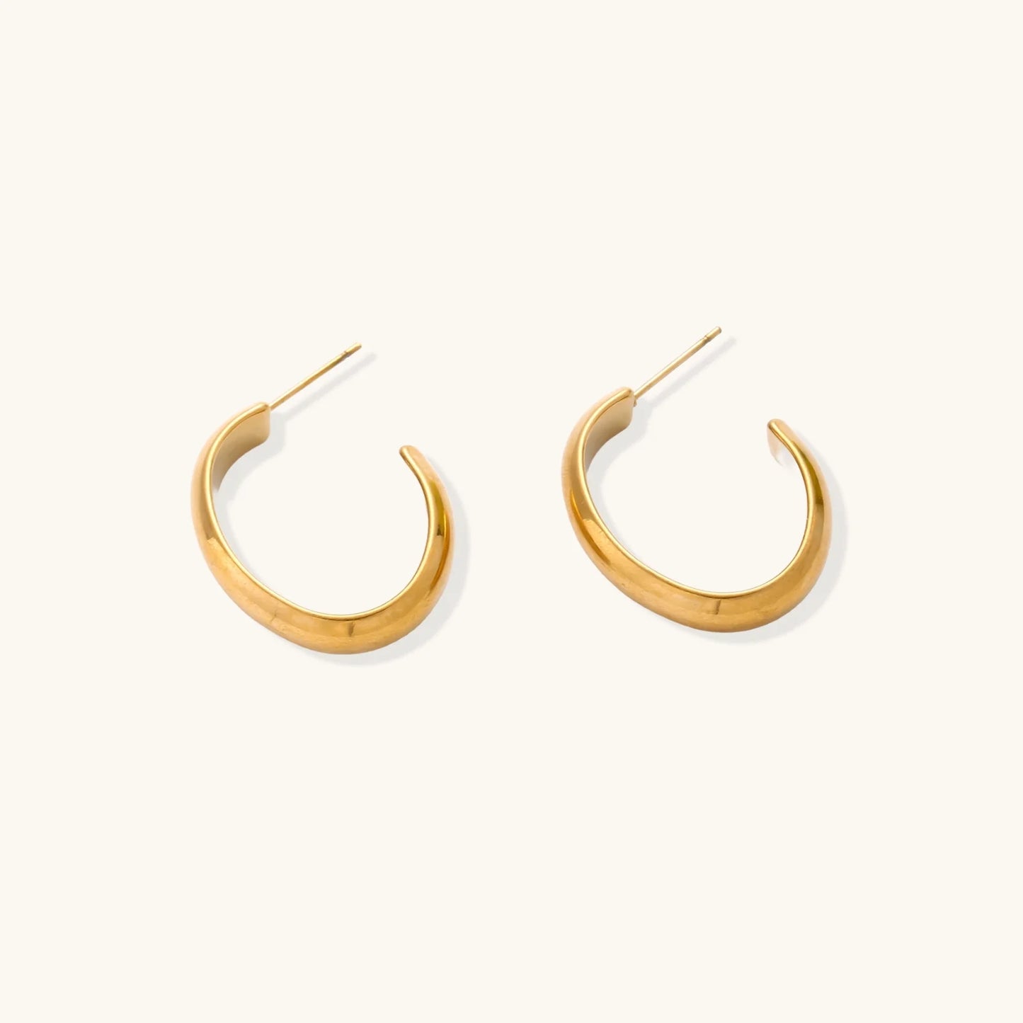Beautifully designed 14K Gold Plated Golden Hour Earring Set by Astral Signature™, featuring a radiant shine and modern silhouette. A limited edition piece that serves as an ideal gift for her, combining style with the elegance of Astral Design.