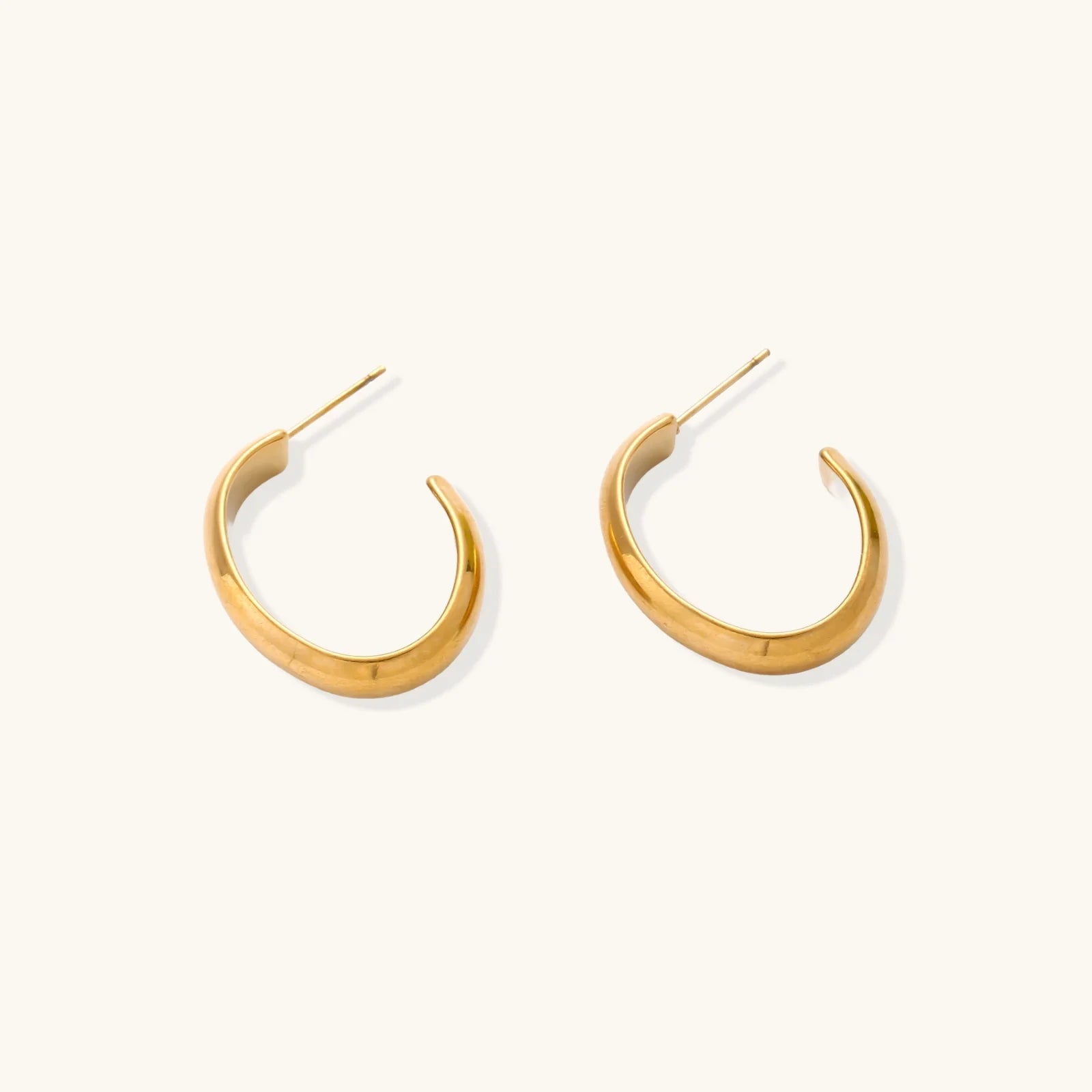Beautifully designed 14K Gold Plated Golden Hour Earring Set by Astral Signature™, featuring a radiant shine and modern silhouette. A limited edition piece that serves as an ideal gift for her, combining style with the elegance of Astral Design.