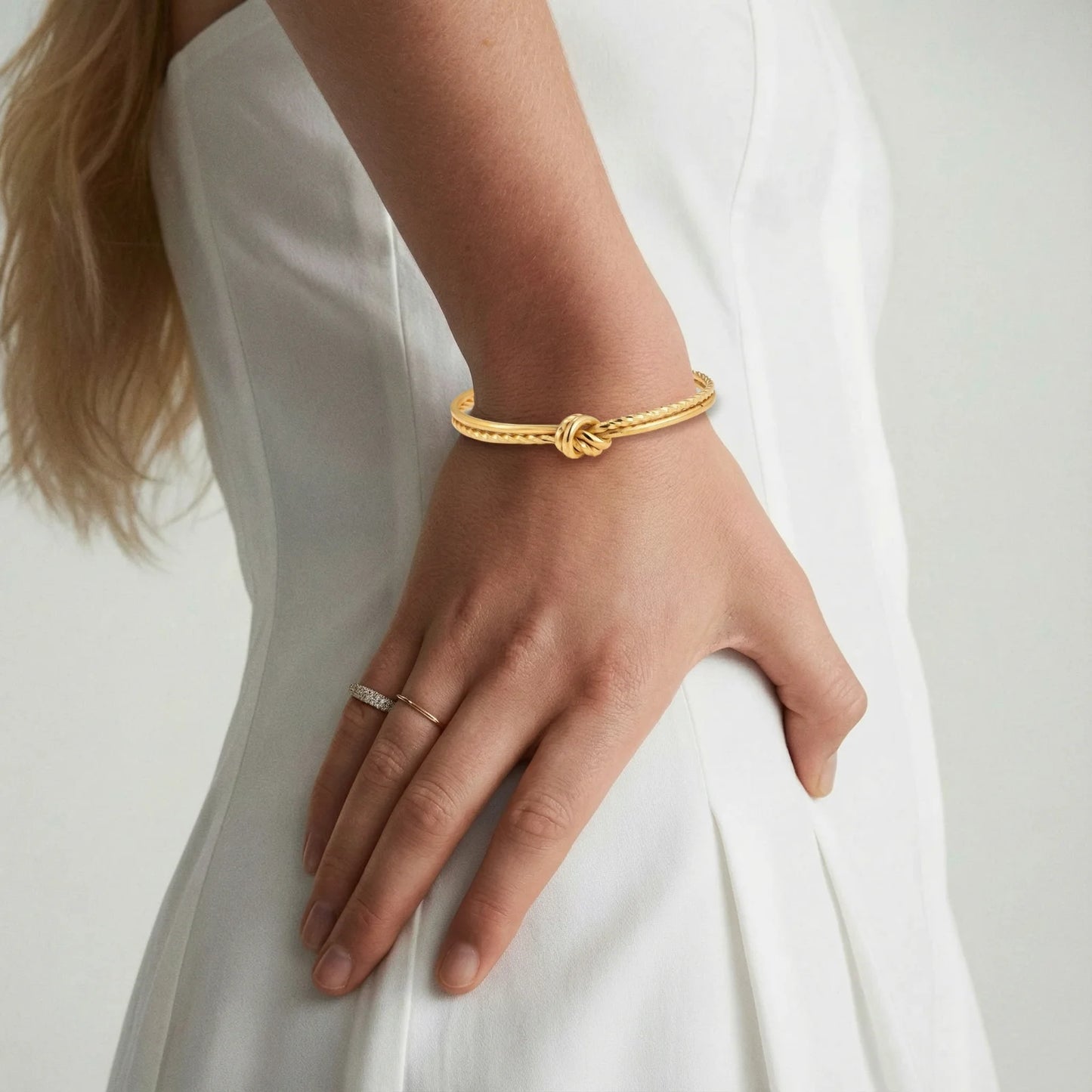 Golden Knot Cuff – 18K Gold-Plated Stainless Steel | Astral Signature™