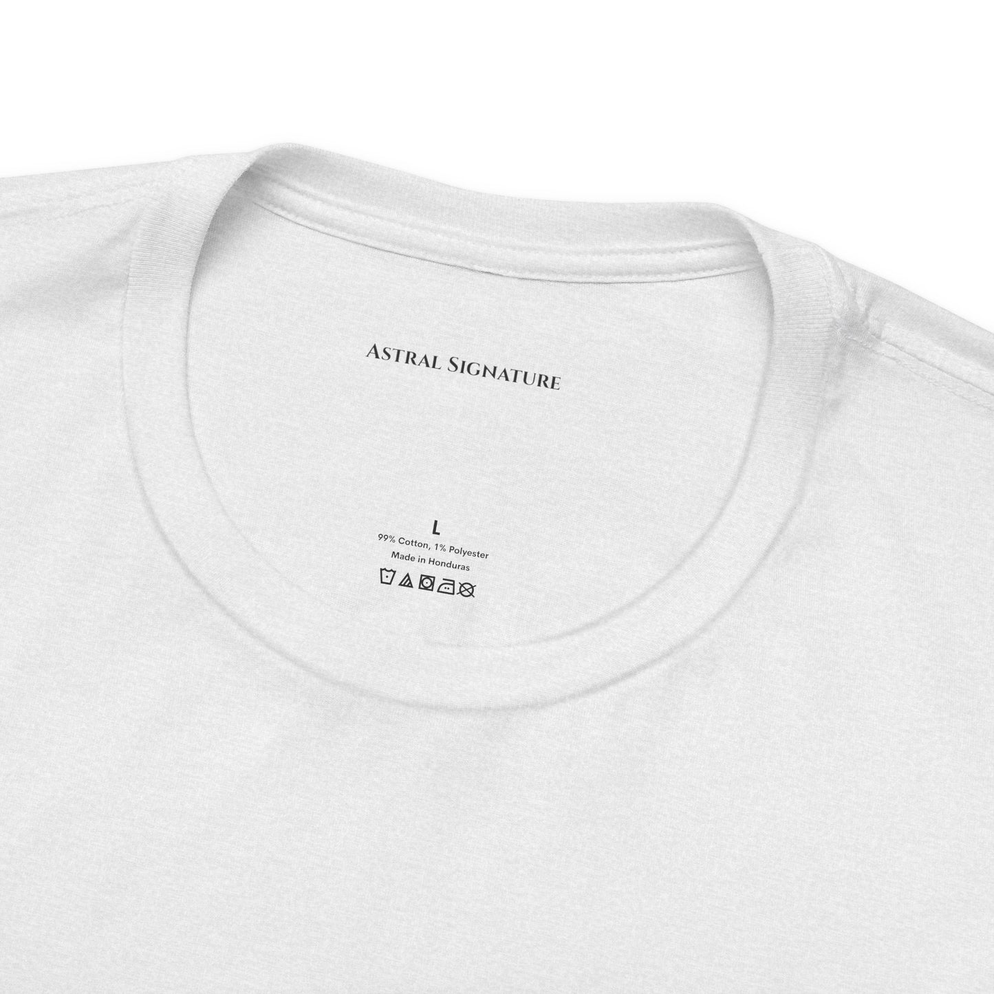 Camiseta Signature: cómoda camiseta unisex para relajarse con colores claros - de Astral Signature